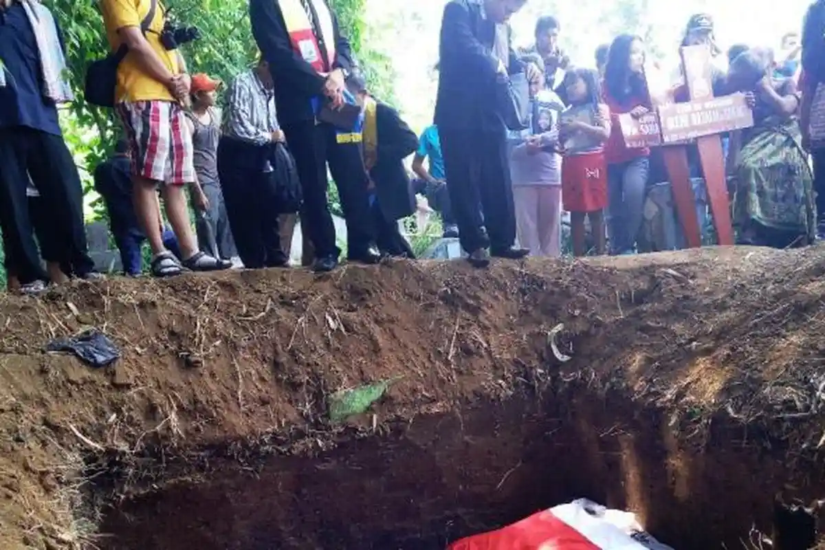 Jenazah Pendeta Sahat, Putrinya dan Ponakan Dikubur Satu Liang