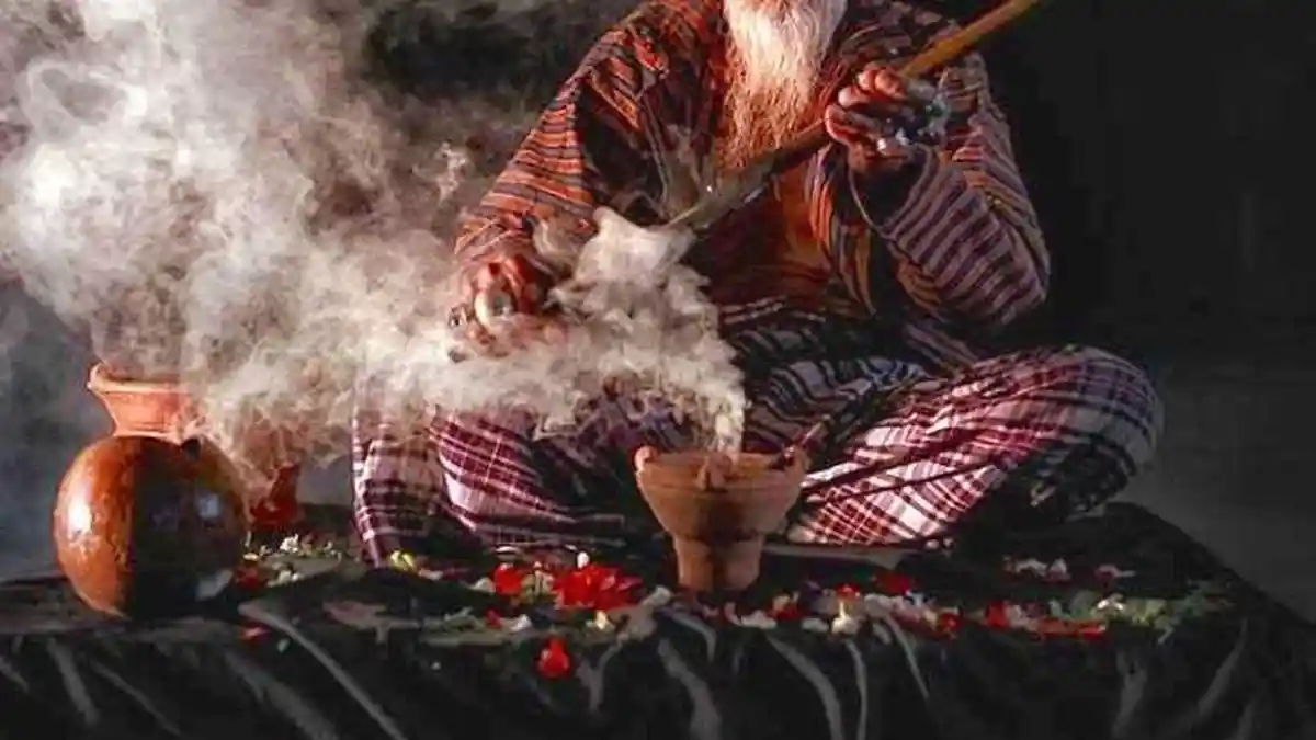 Rumah Mbah Dukun Ini Digeledah, Polisi Juga Temukan Pistol Hingga Granat Aktif