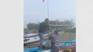 Penggantian-bendera-Jolly-Roger.jpg