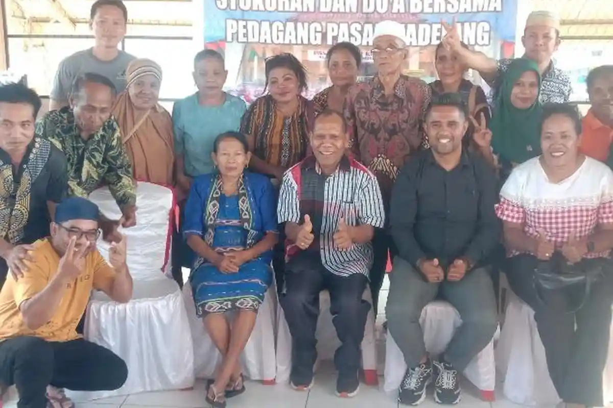 Pedagang Pasar Kadelang Alor Adakan Syukuran, Ajukan Usul Tempat Sirih Pinang