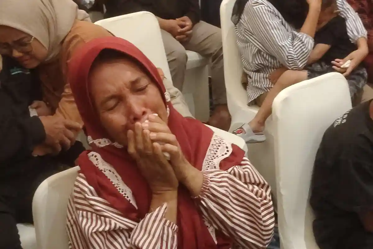 Tangis Keluarga Pecah di Ruang Nonton Bareng Setelah MA Tolak PK 7 Terpidana Kasus Vina Cirebon