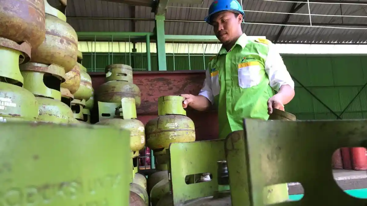 Keluh Warga Semarang: Susah Didapat, Harga Gas Melon Kini Capai Rp 27.000 per Tabung