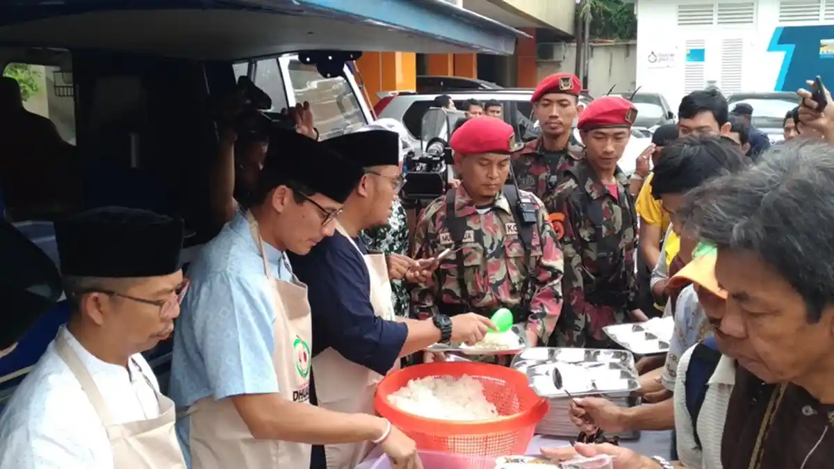 Sandiaga Sowan ke PP Muhammadiyah, Silaturahmi Hingga Jadi Pelayan Untuk Kaum Dhuafa