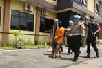 pelaku-kekerasan-seksual-terhadap-anak-tirinya-sendiri-diamankan-petugas-polres-kulon-progo.jpg