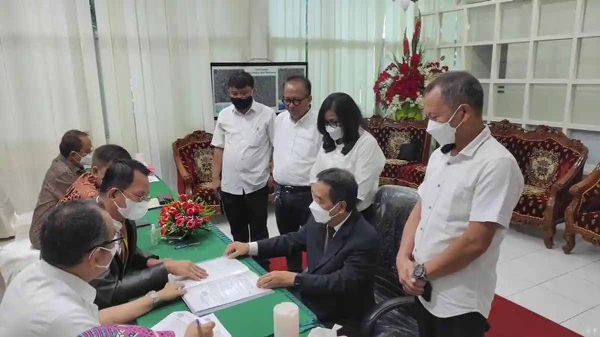 Pemilihan Rektor Unsrat 2022-2026, Prof Fabian Manoppo Bakal Calon yang Pertama Mendaftar