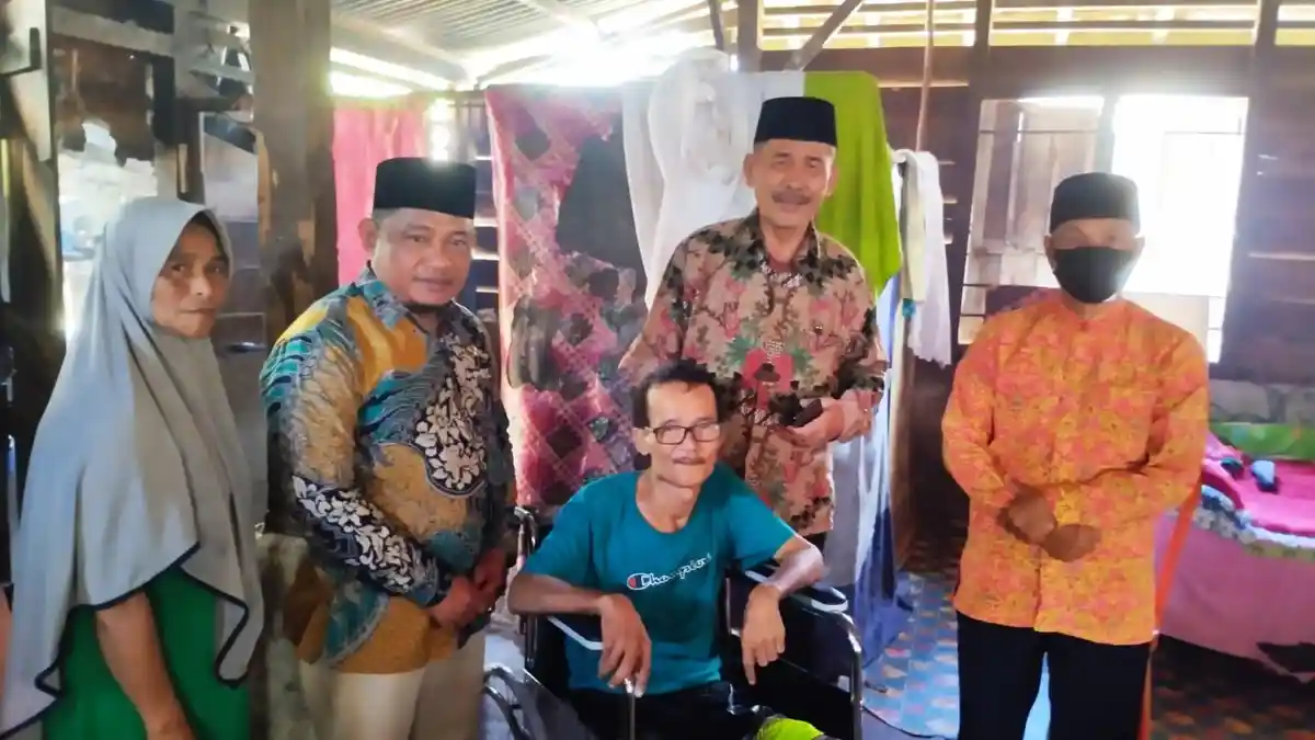 Ismail Dapat Bantuan Kursi Roda Baznas Bangka - BaBelnews.id