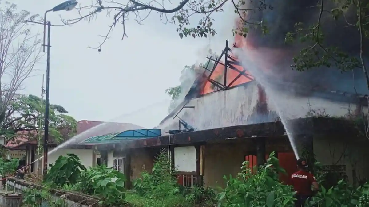 Penginapan di Pesisir Selatan Ludes Terbakar, Kerugian Ditaksir Rp 100 Juta