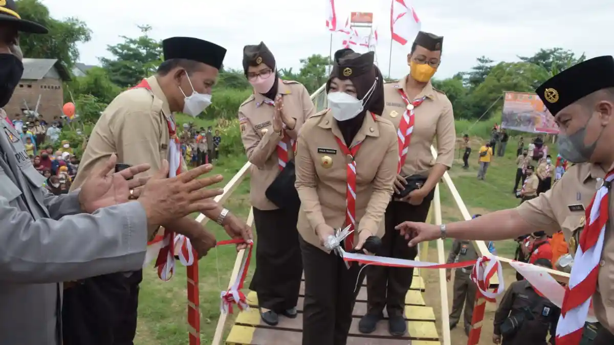 LINGKARAN Setan, Aksi Saling Hajar Anggota Pramuka SMAN 1 Ciamis,Istri Gubernur Jabar Minta Maaf