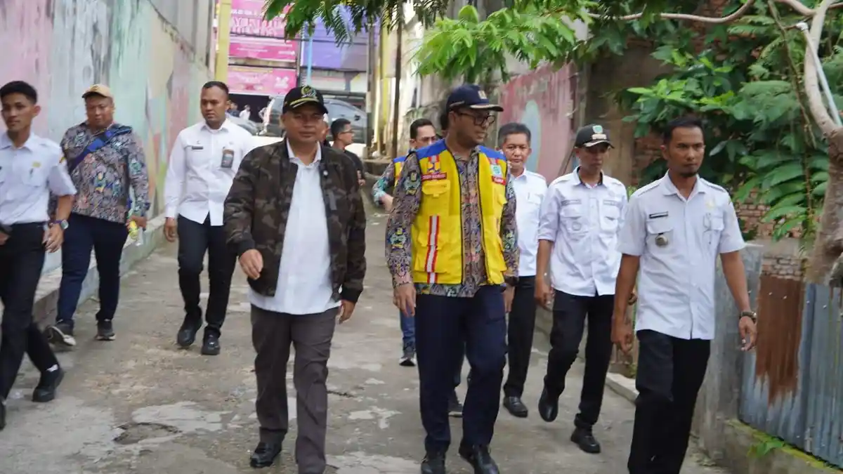 Ketua DPRD Kota Jambi Tinjau Langsung Genangan Air di Jalan Sultan Agung