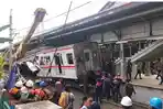 Kereta-yang-tabrakan-di-bekasi-timur.jpg
