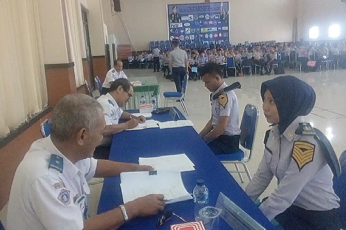 195 Taruna-taruni Politeknik Maritim AMI Makassar Ikuti Ujian Karya Tulis Ilmiah dan Seminar Hasil - suasana-ujian-karya-tulis-ilmiah-dan-seminar-hasil-yang-diikuti-taruna-polimarim.jpg