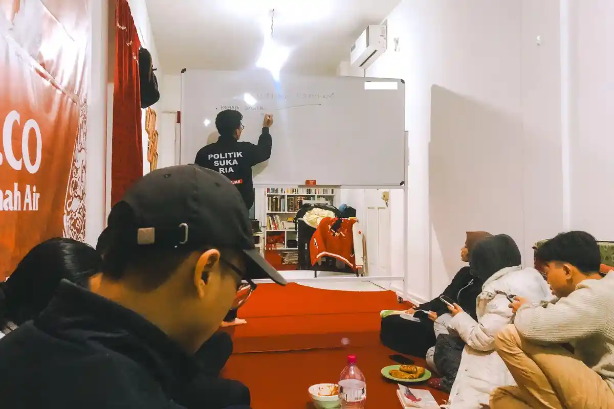 Dukung Politik Gagasan, Mahasiswa Indonesia di Timur Tengah dan Afrika Kaji Buku Pikiran Ganjar