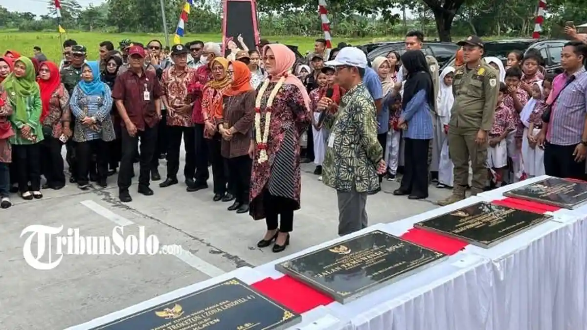 Bupati Klaten Sri Mulyani Resmikan Infrastruktur Jalan hingga Perluasan TPA Troketon