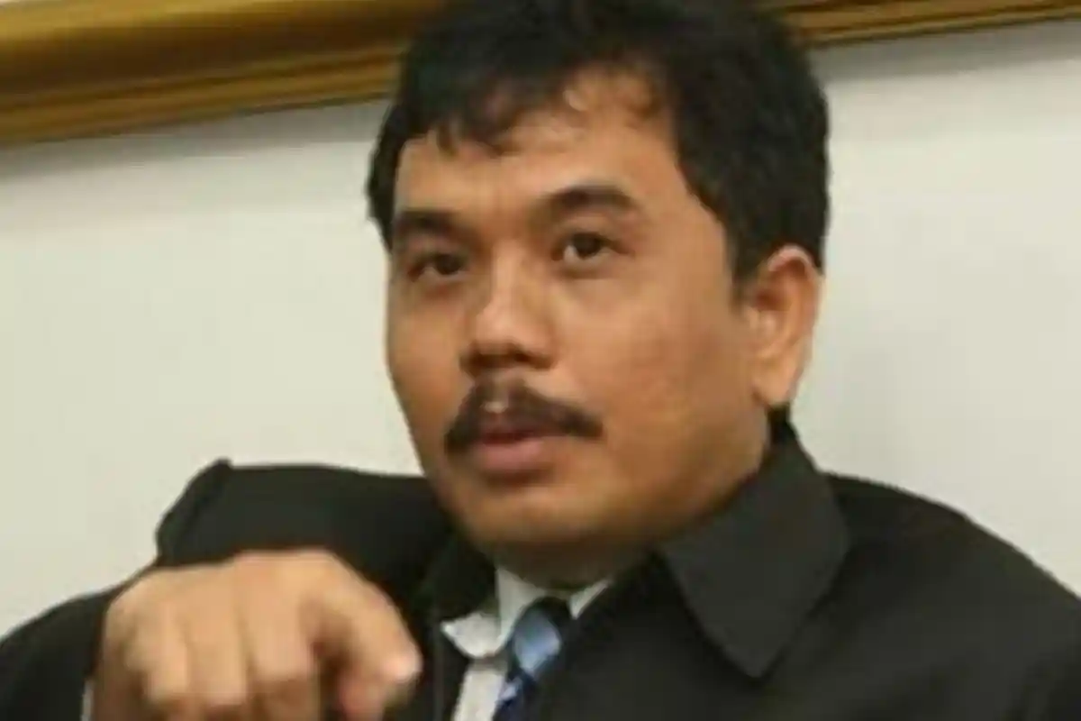 Sosok dan Kiprah Syahganda Nainggolan Aktivis KAMI Yang Ditangkap Polisi Pada Subuh Hari di Rumahnya