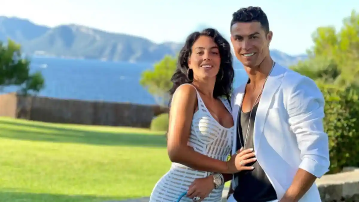 Karyawan Toko Paling Beruntung, Begini Kisah Pertemuan Georgina Rodriguez dengan Cristiano Ronaldo