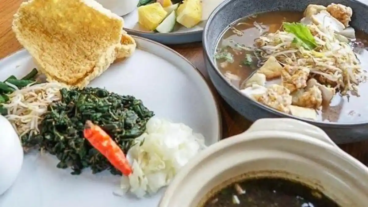 Menelusuri Jejak Sejarah di Balik Gurihnya Rujak Cingur hingga Tahu Tek