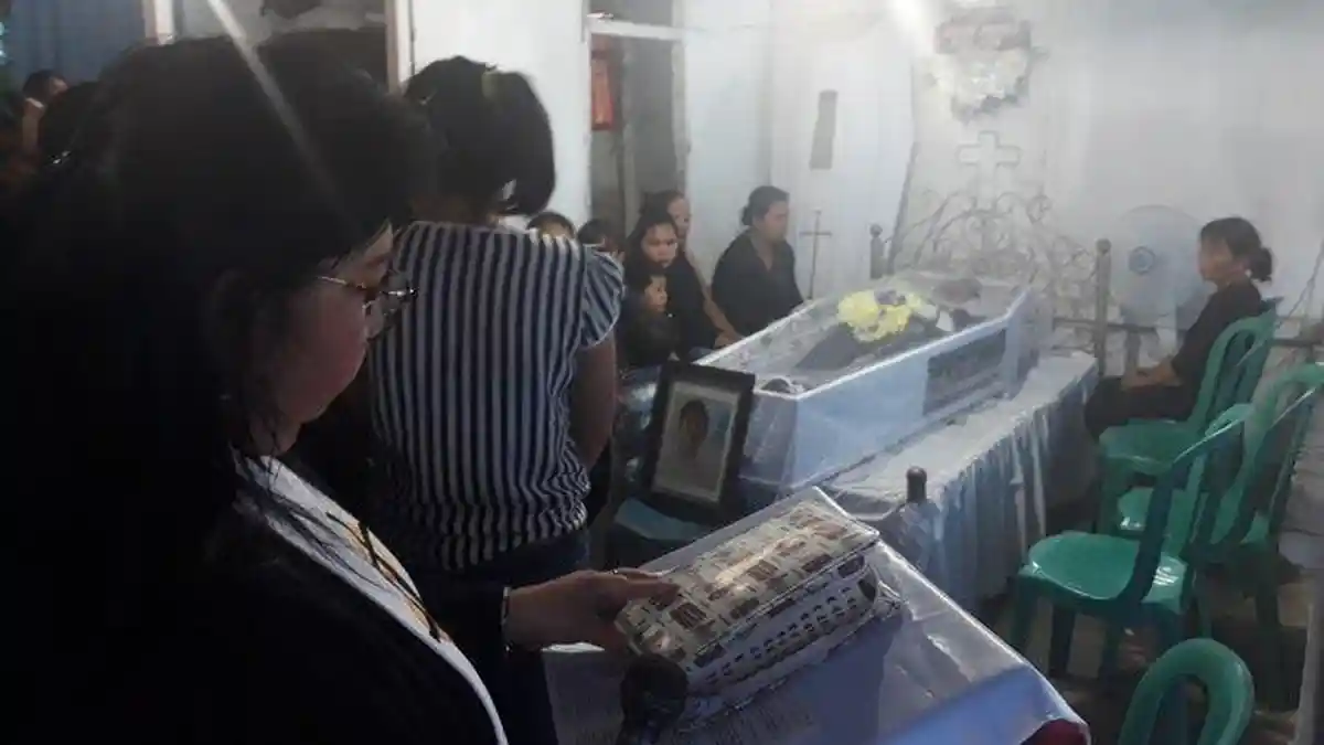 Perasaan Lance Campur Aduk, Suami Tewas Ditikam Sementara Anak Dipenjara