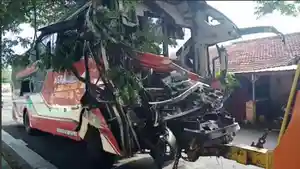 kecelakaan-maut-KM72-PO-bus-Agra234.jpg