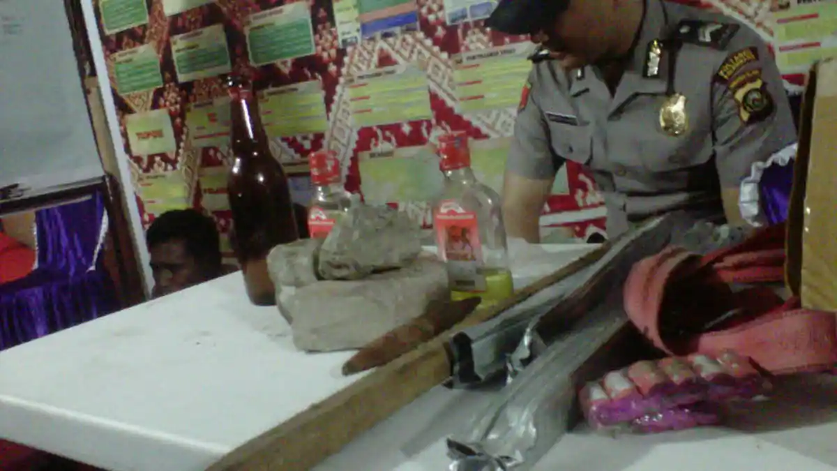 Malam Takbiran, Polisi Temukan Sajam, Miras dan Pentasan