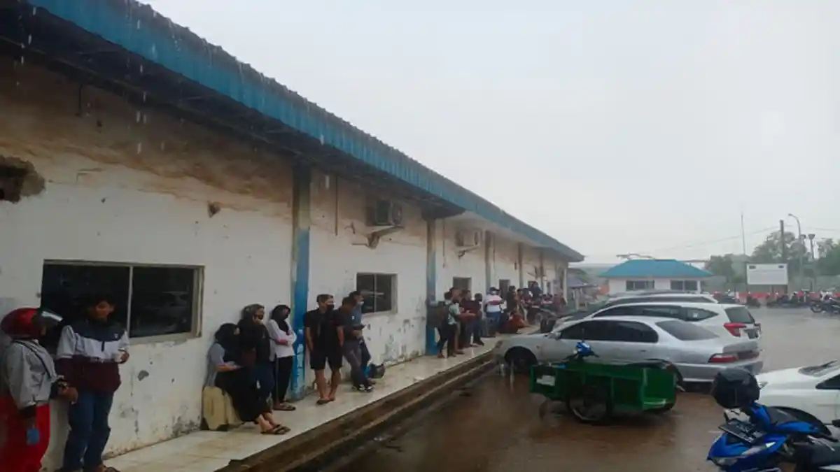Pelabuhan Batu Ampar Batam Disorot, Minim Fasilitas Hingga Genangan Air Selutut Dewasa