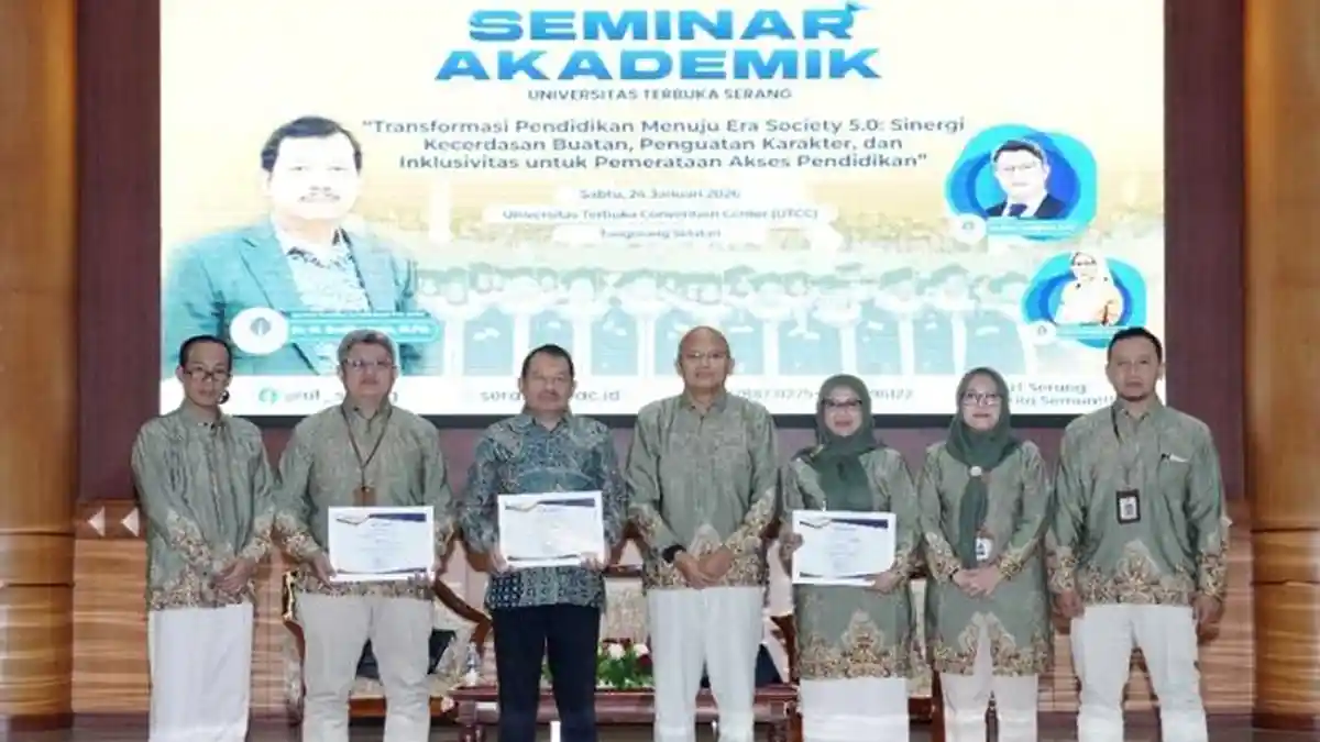 UT Serang Bekali Calon Lulusannya dengan Seminar Integrasi Kecerdasan Buatan dan Penguatan Karakter