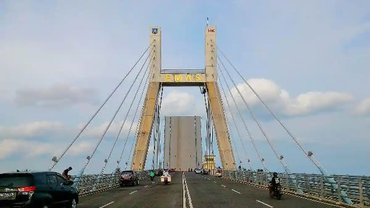 Pagi Ini, Jembatan Emas Sudah Terangkat