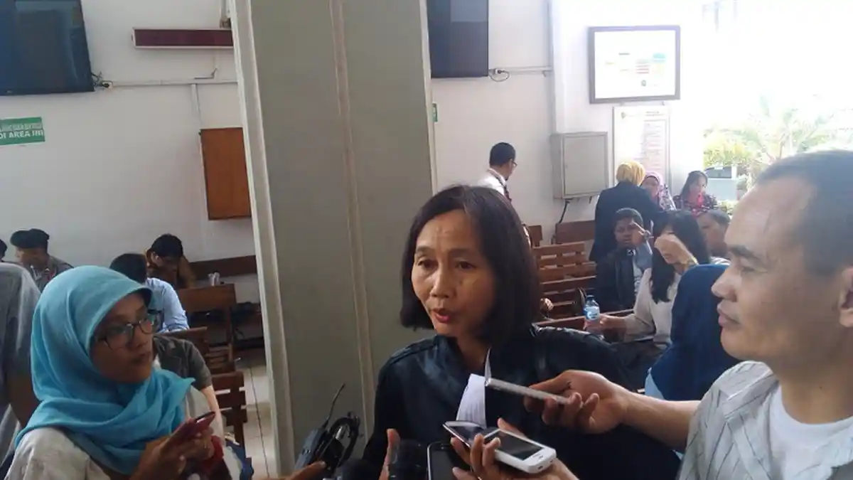 Usai Bersaksi, Ibu Korban Kekerasan di JIS Tidak Berkomentar