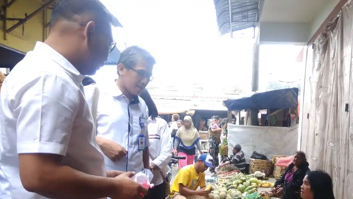 Jelang Lebaran, Tim Gabungan Dinkes, Disperindag, dan BPOM Gelar Sidak ke Pasar Berastagi