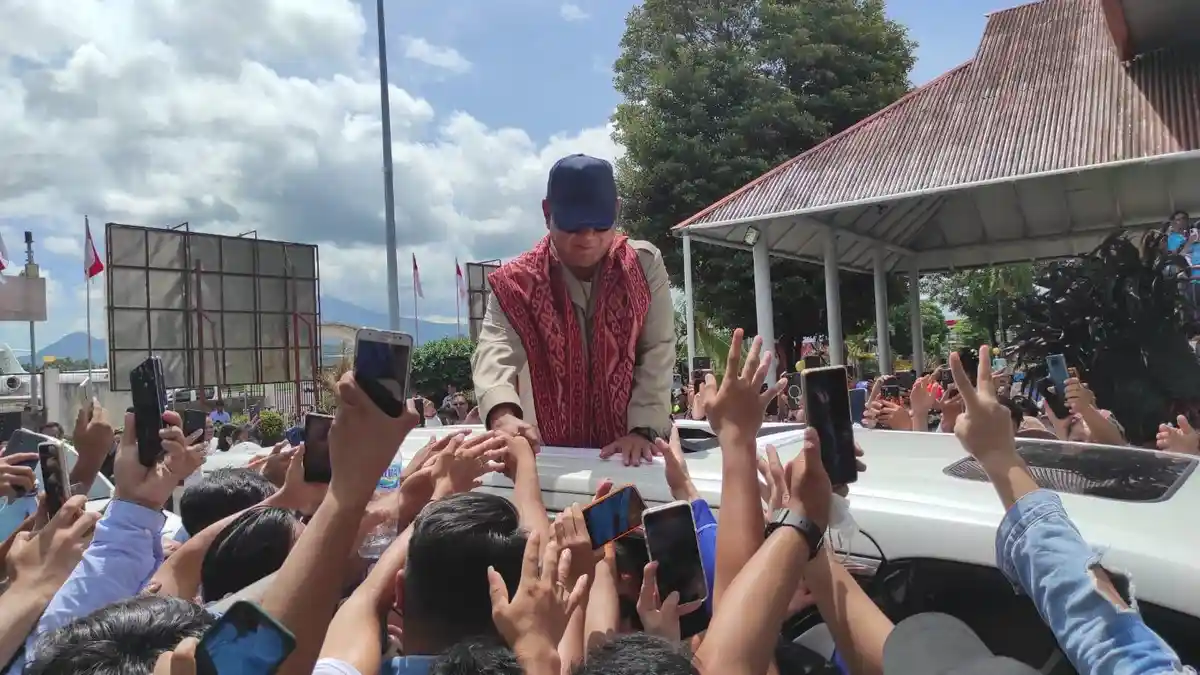 Prabowo Subianto Disambut Tari Perang Kabasaran, Ribuan Pendukung Teriakkan: Tuama, Presiden