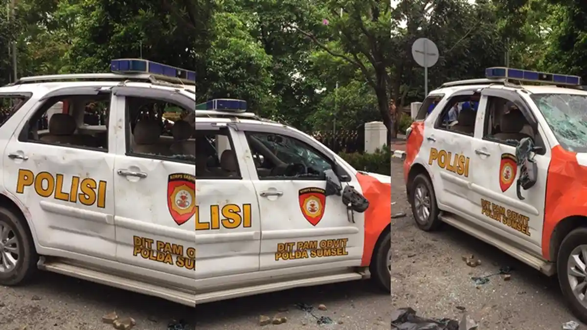 BREAKING NEWS: Demo di DPRD Sumsel Ricuh, Mobil Dit Pam Obvit Polda Sumsel Dirusak, Ada Gas Air Mata