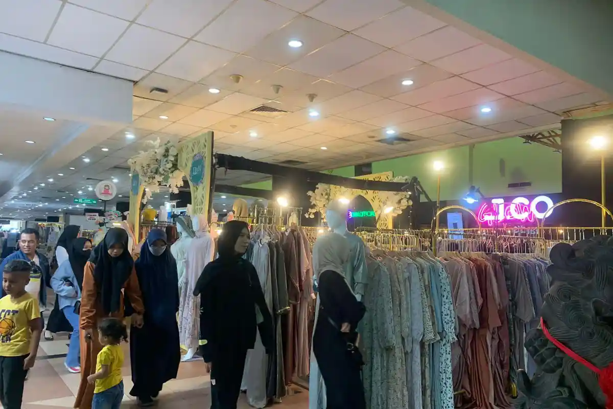 Perbandingan Belanja Online dan Offline yang Dirasakan Warga Samarinda Jelang Lebaran Idul Fitri