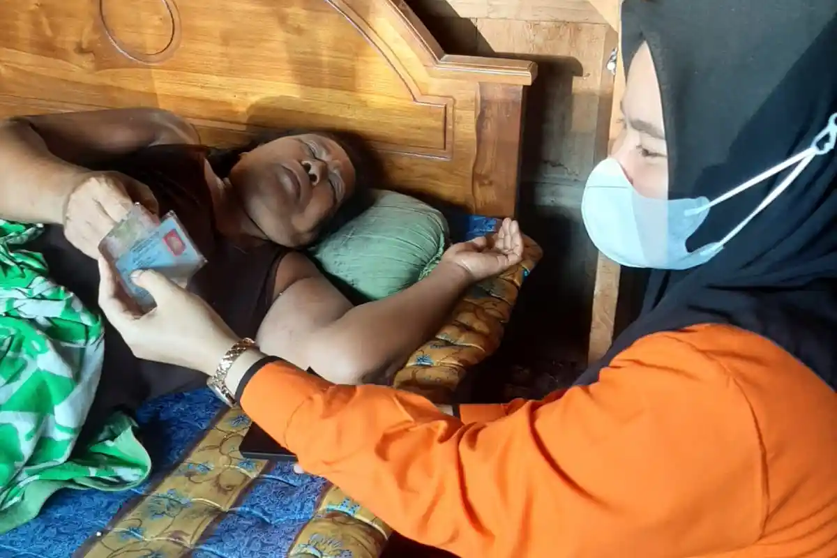 Kantor Pos Indonesia Antar Langsung BLT BBM Kepada Penerima Manfaat