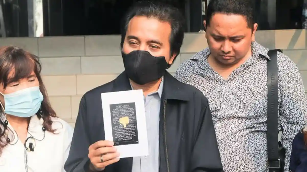 Bantah Kabur Usai Insiden Tabrakan Mobil dengan Lucky Alamsyah, Roy Suryo: Saya Bukan Pengecut