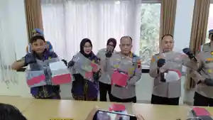 20260529-barang-bukti-lima-mahasiswa-unsoed-ditangkap-polisi.jpg