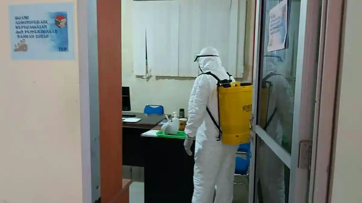 Pemkab Minut Lakukan Penyemprotan Disinfektan, VAP Katakan Jaga Kesehatan dan Tetap Berdoa