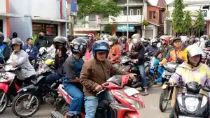 Para-pengendara-motor.jpg