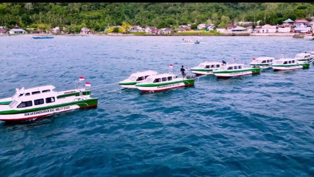 Belasan Puskesmas di Halmahera Selatan Dapat Bantuan Speedboat