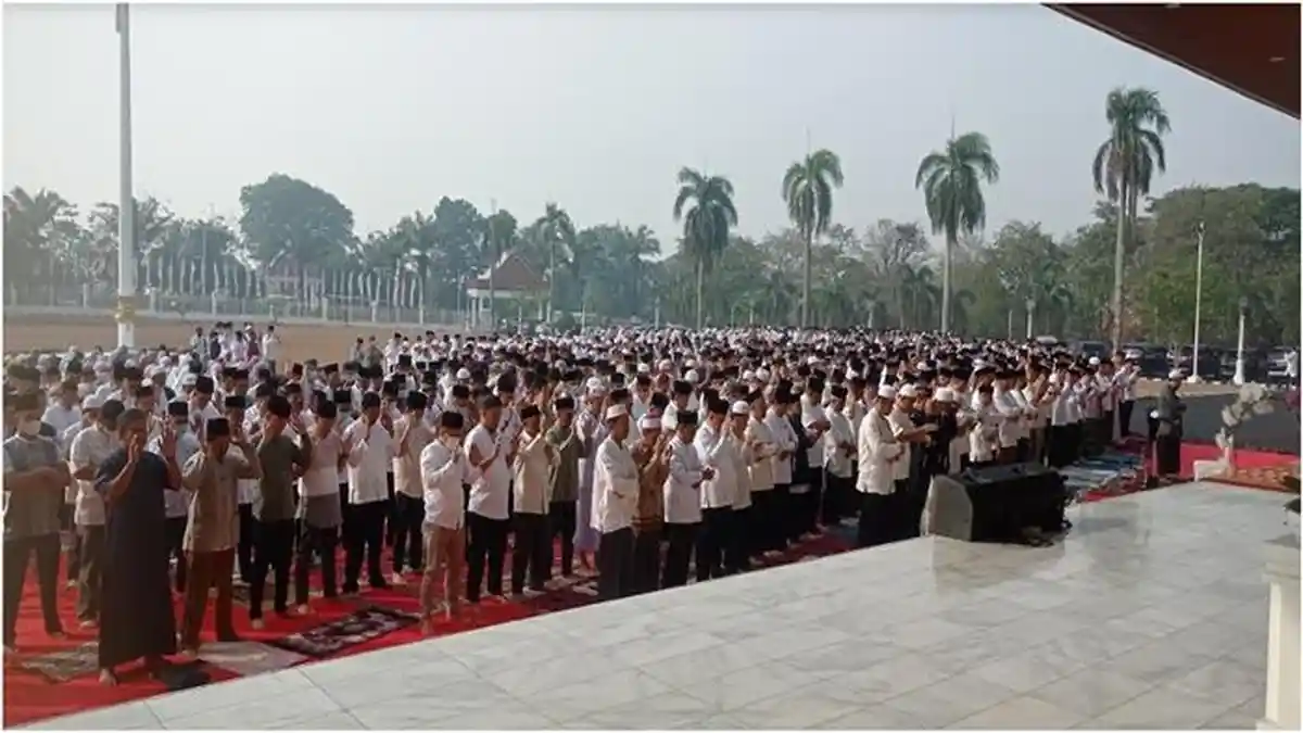Pemprov Sumsel Gelar Shalat Istisqa Minta Agar Turun Hujan, Gubernur Herman Deru Ingatkan Hemat Air