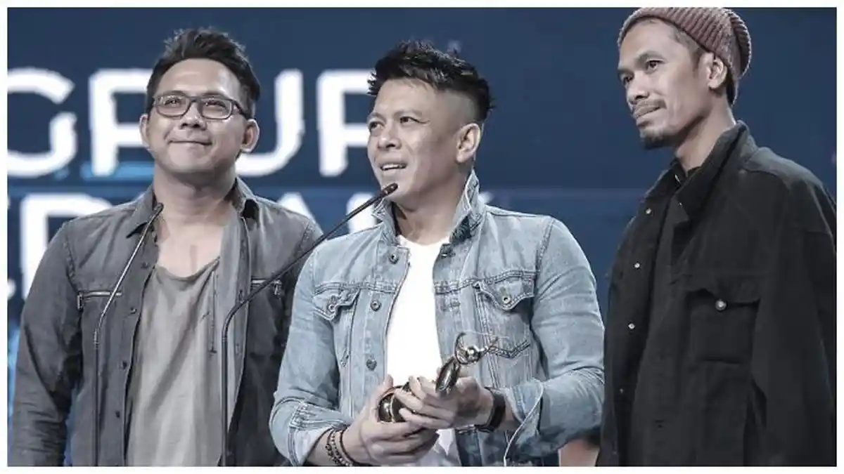 Chord Gitar dan Lirik Lagu Wanitaku - NOAH: Kembali Berputar Arah Pulang Padaku