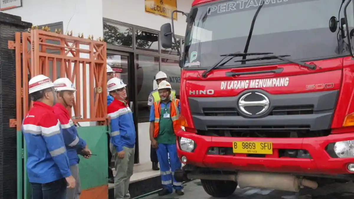 Pertamina Bentuk Satgas dan Buka SPBU 24 Jam, Bantu Pastikan Stok BBM dan LPG Aman