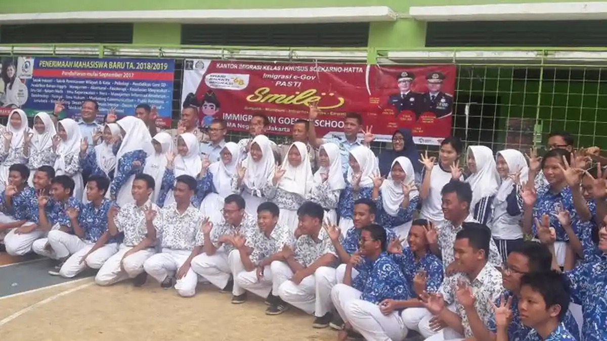 Serunya Imigrasi Go To School di SMAN 95