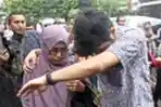 Sufriyeni Pascasuaminta Jenguk Patrialis Akbar