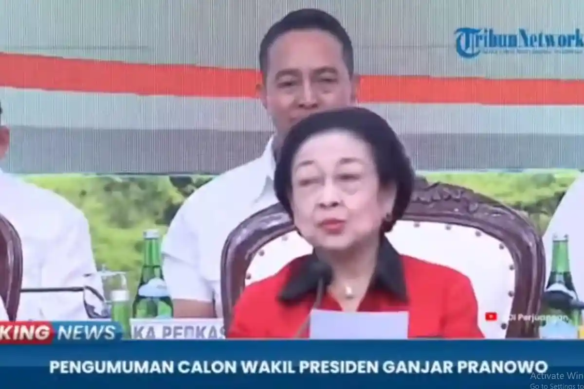 BREAKING NEWS: Megawati Umumkan Mahfud MD Cawapres Ganjar Pranowo