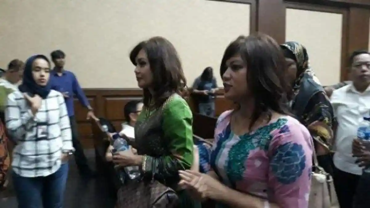 Terjerat Kasus Korupsi, 2 Mantan Anggota DPRD Sumut Tampil Cantik Mewah Saat di Sidang di Tipikor