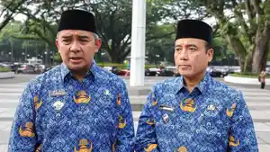 Wali-Kota-Bandung-Muhammad-Farhan-dan-Wakil-Wali-Kota-Bandung-Erwin-5.jpg