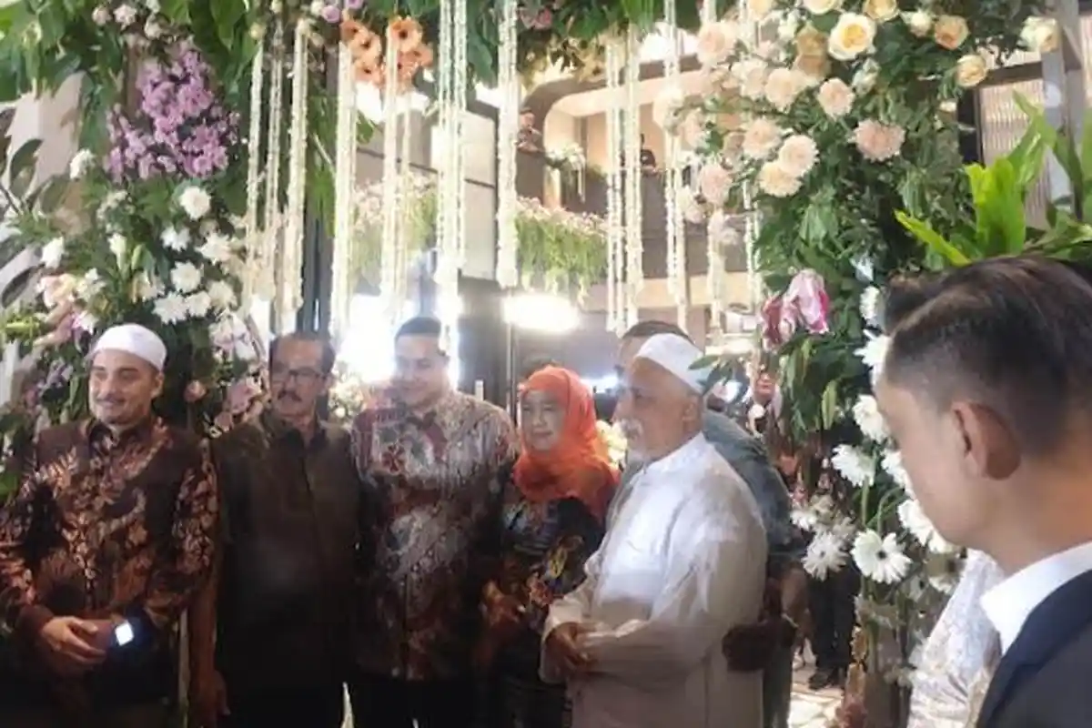 Syed Ashraf Undang Gubernur Khofifah Grand Launching Me’nate Steak & Seafood Surabaya