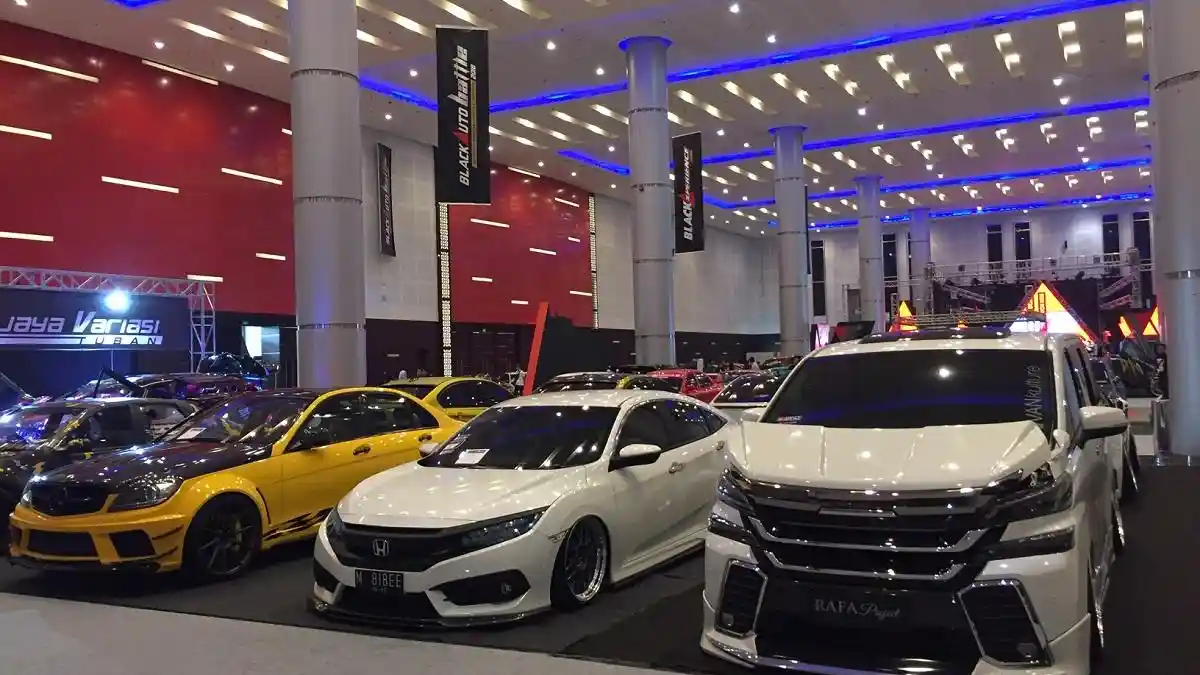 90 Mobil Modifikasi Perebutkan Predikat BlackAuto Master 2018 di Babak Final Surabaya