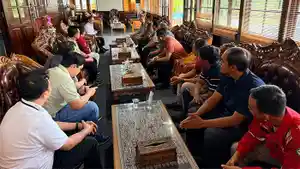 Rombongan-PLN-Grup-berdiskusi-dengan-Bupati-Sintang-2.jpg