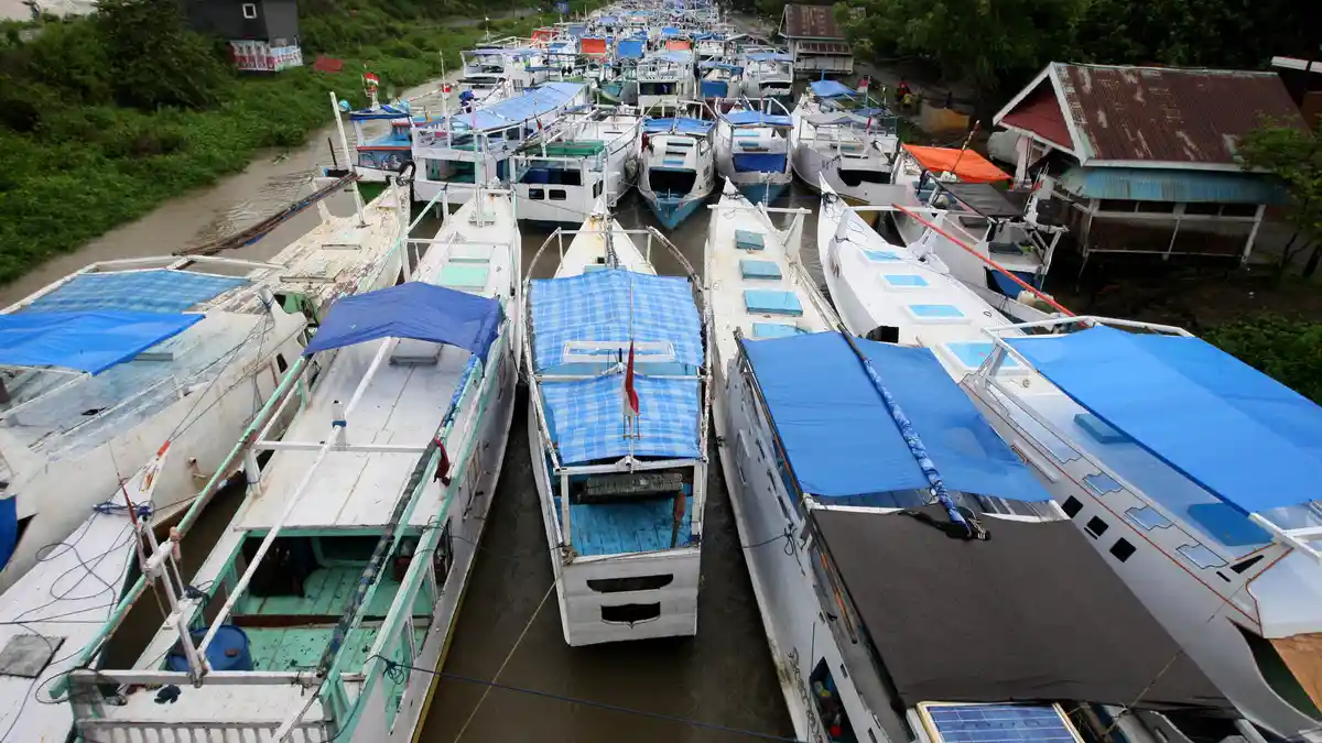 Cuaca Buruk, Nelayan Kupang 'Parkir' Perahu Sejak 1 Januari