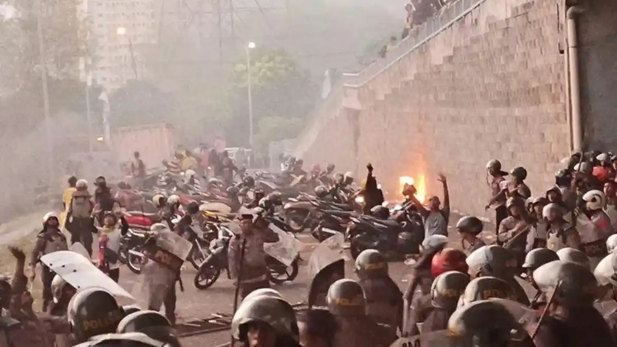 Kerusuhan Laga Gresik United Vs Deltras Sidoarjo Berawal Kekalahan Tim Tuan Rumah, Ini Kronologinya